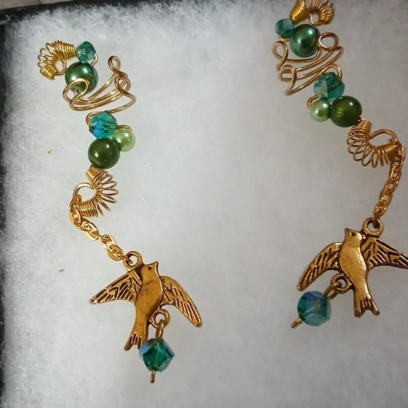 2 Sets Hand-Crafted Vintage Ear Cuffs With Green Accents - Picture 5 of 5